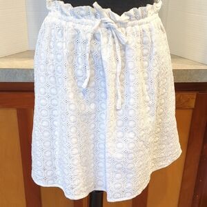 GB White Eyelet Mini Skirt Size Large. Lined. 100% Cotton.